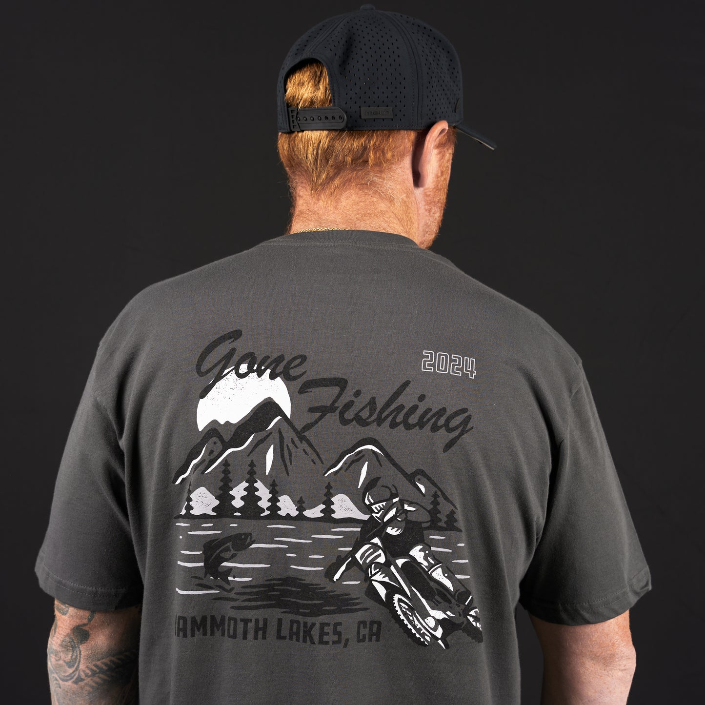 RV2 GONE FISHING TEE HEAVY METAL